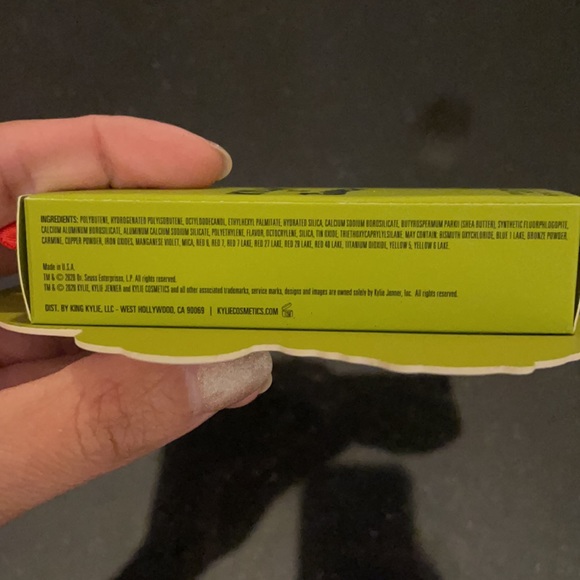 Kylie Cosmetics X grinch - Picture 7 of 7